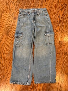 Old Navy EXTRA HIGH-RISE SKY-HIGH WIDE LEG JEAN, Relaxed Cargo in size 6P